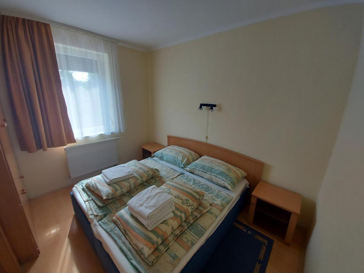 Romai Therme Apartman Apartment เฮวิซ ภายนอก รูปภาพ