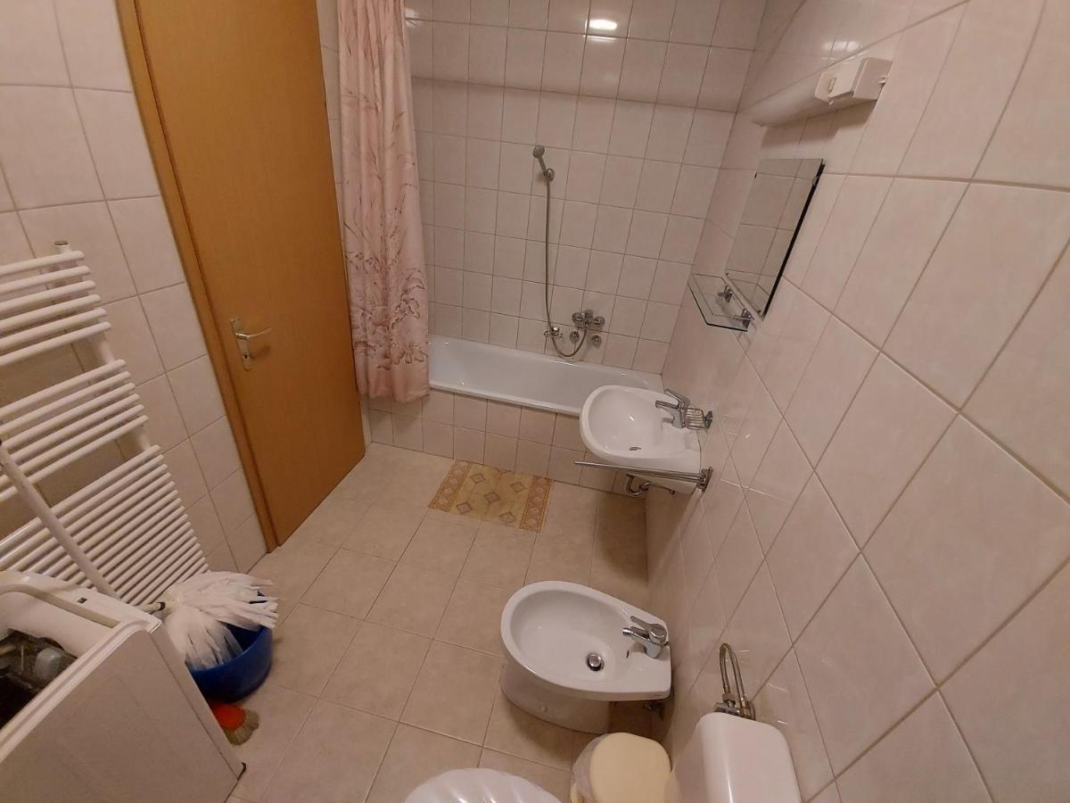 Romai Therme Apartman Apartment เฮวิซ ภายนอก รูปภาพ