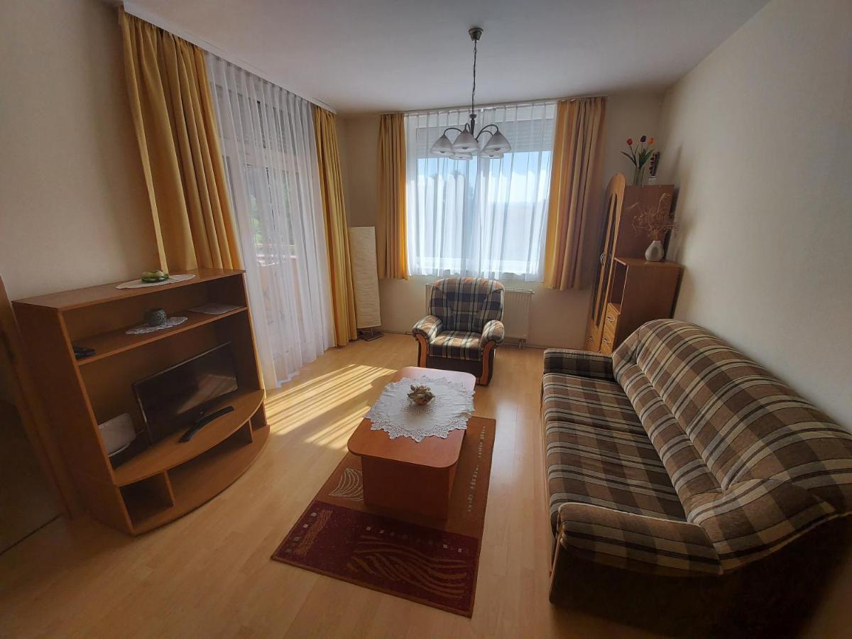 Romai Therme Apartman Apartment เฮวิซ ภายนอก รูปภาพ